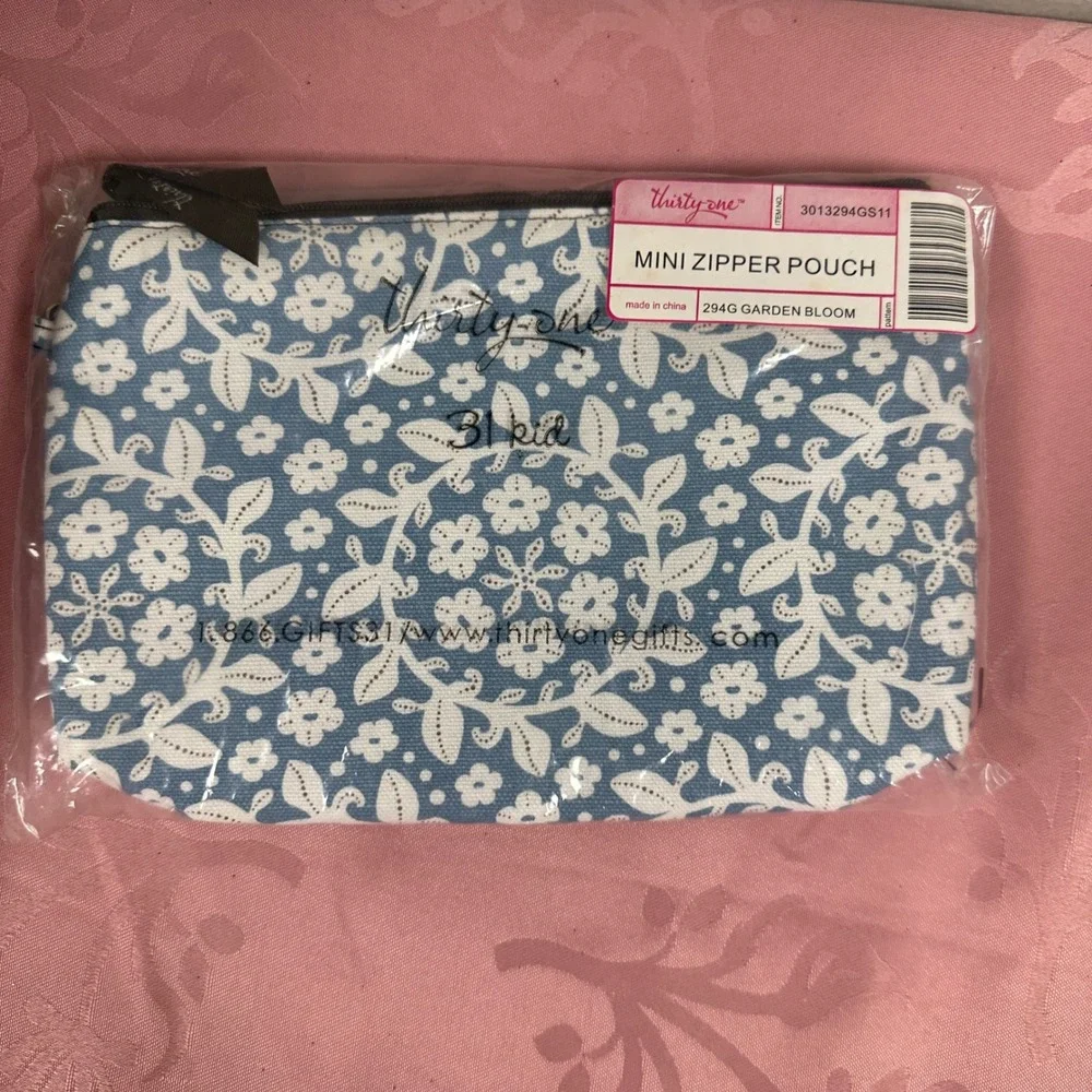Thirty-One Mini Zipper Pouch Garden Bloom Blue Floral Makeup Bag 3013294GS11